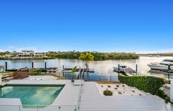 1675 Riverdale Drive, Hope Island, Qld 4212