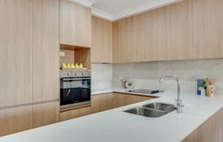 2/13 Leichhardt Street, Centenary Heights, Qld 4350