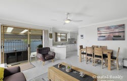 2/9 Erica Place, Tuncurry, NSW 2428