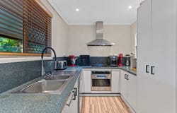 33 Strathford Avenue, Albany Creek, Qld 4035