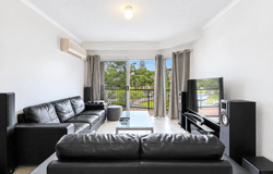 5B/220 Marine Parade, Labrador, Qld 4215