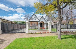 2 Crossley St, Erindale, SA 5066