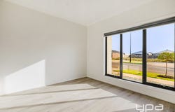 32 Whitecross Drive, Thornhill Park, Vic 3335