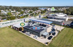 Mobil & Zarraffa's, 12-14 Boat Harbour Dr, Pialba, Qld 4655