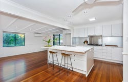 31 Ben Lomond Drive, Highland Park, Qld 4211