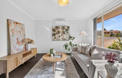 10 Floribunda Avenue, Halls Head, WA 6210