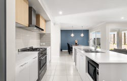 32 Discovery Boulevard, Bahrs Scrub, Qld 4207