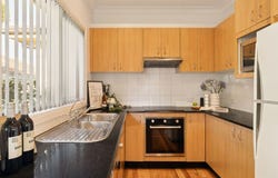 2/94 Caledonian Street, Bexley, NSW 2207