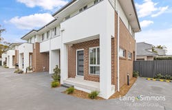 2/54 Canberra Street, Oxley Park, NSW 2760
