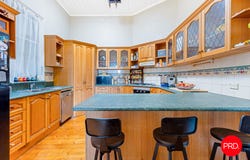 18 Taylor Street, California Gully, Vic 3556