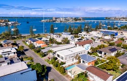 10 Mallard Avenue, Paradise Point, Qld 4216