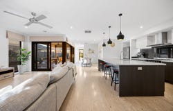 15 Malmesbury Road, Cranbourne North, Vic 3977