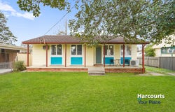 50 Sandakan Crescent, Lethbridge Park, NSW 2770