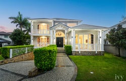 1 Royal Mews, Sovereign Islands, Qld 4216