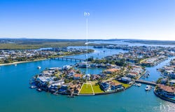 32 Brittanic Crescent, Sovereign Islands, Qld 4216