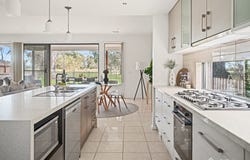 22 Nagle Drive, Sandhurst, Vic 3977