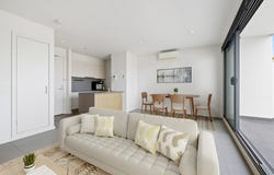 24/31-35 Como Parade East, Mentone, Vic 3194