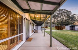 176 Strawberry Hill Drive, Gidgegannup, WA 6083
