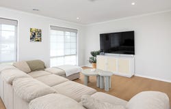 12 Grevillea Crescent, Lake Albert, NSW 2650