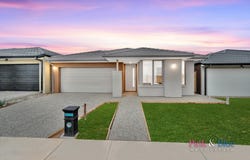 7 Desailly Parade, Rockbank, Vic 3335
