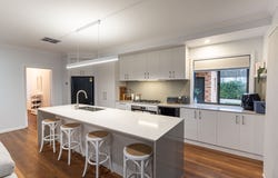 6 Kelly Place, Thurgoona, NSW 2640
