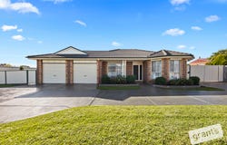 24 Crawley Road, Narre Warren North, Vic 3804