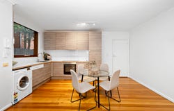 3/6 Inverleith Court, St Kilda, Vic 3182