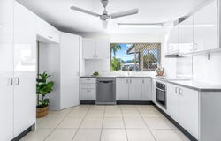 8 Greenfield Close, Mooroobool, Qld 4870