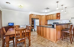 19 Hall Street, Carisbrook, Vic 3464
