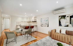 2/1140 Whitehorse Road Service Road, Box Hill, Vic 3128