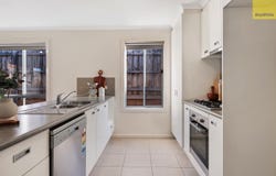 9/8 Silverdale Drive, Darley, Vic 3340