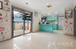 2 Falcon Walk, Kings Park, Vic 3021