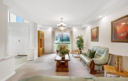 1 Tulloch Grove, Glen Waverley, Vic 3150