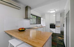 8 Lorinya Court, Battery Hill, Qld 4551