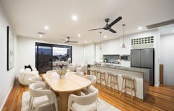 2/47 Macaulay Street, Coorparoo, Qld 4151