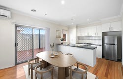 2/64 George Street, St Albans, Vic 3021