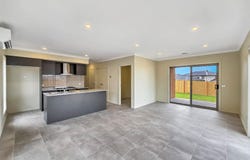 6 Mollyan Avenue, Charlemont, Vic 3217