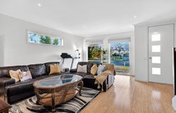 2/20 Sovereign Boulevard, Harkness, Vic 3337