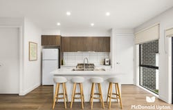 2/21 Hampton Road, Essendon West, Vic 3040