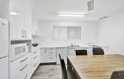 2/9 Avenell Street, Avenell Heights, Qld 4670