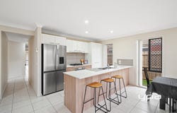 165 James Melrose Drive, Brookfield, Vic 3338