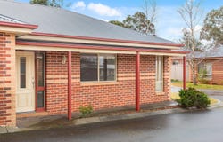 2/128 Barry Street, Romsey, Vic 3434