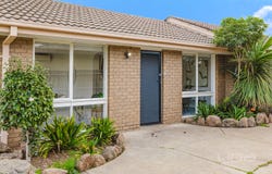 10 Falcon Drive, Melton, Vic 3337