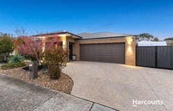 32 Karabair Street, Clyde North, Vic 3978
