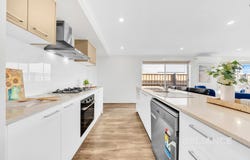 24 Semolina Street, Manor Lakes, Vic 3024