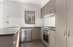 2/70 Sandhurst Boulevard, Sandhurst, Vic 3977