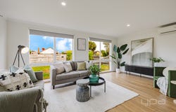 10 Falcon Drive, Melton, Vic 3337