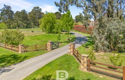 11 Blackwattle Lane, Woodend, Vic 3442