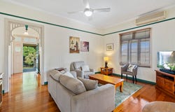 36 Morehead Avenue, Norman Park, Qld 4170