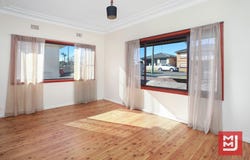 74 Weringa Avenue, Lake Heights, NSW 2502